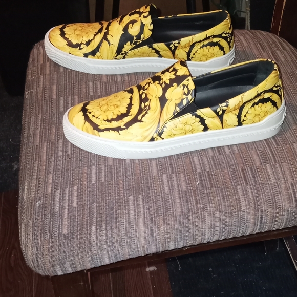 Versace, Size 41 Eu, Yellow and Black Italian Leather. - Picture 4 of 5